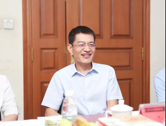 交大安泰EMBA袁主任一行蒞臨社科賽斯暨中國MBA教育網